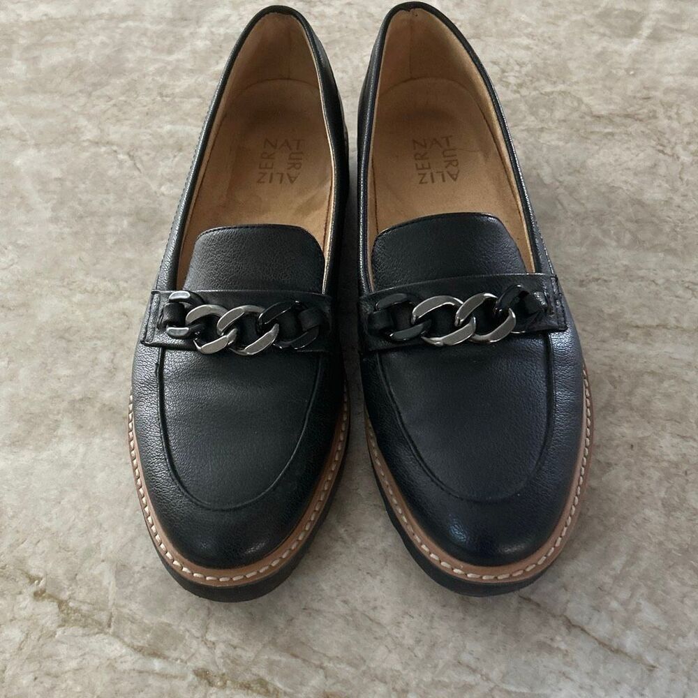 NATURALIZER Black Loafers